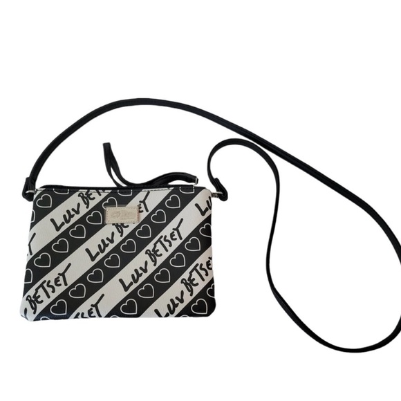 Betsey Johnson Clutch Wristlet Luv Purse Bag Zipper Strap Crossbody Shoulder - Picture 7 of 8